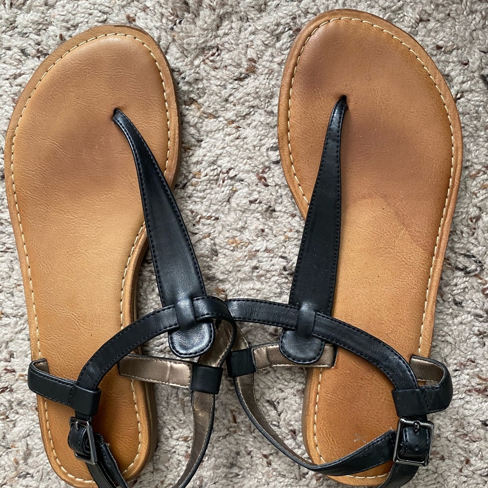 Women’s black sandals